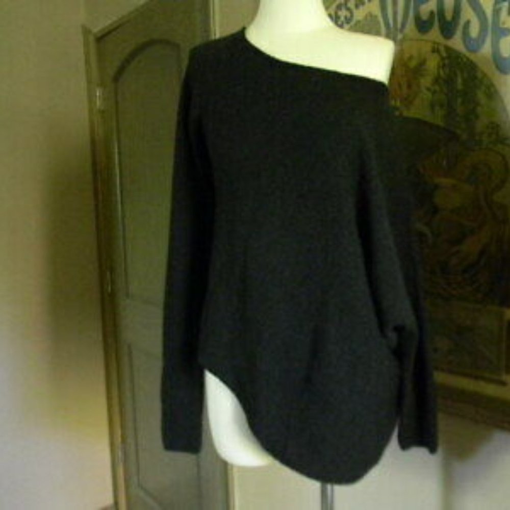 7115 by SZEKI New York 100% wool asymmetrical off shoulder gray sweater Sz.S